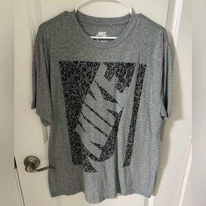 Men's Nike XL Gray Black T Shirt